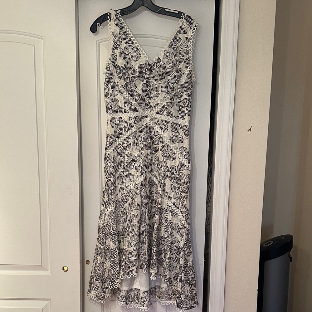 Neuman Marcus -Elegant Black and White Lace Dress